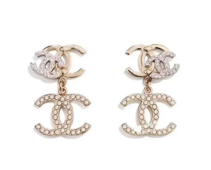 Chanel 21A Double C earrings
