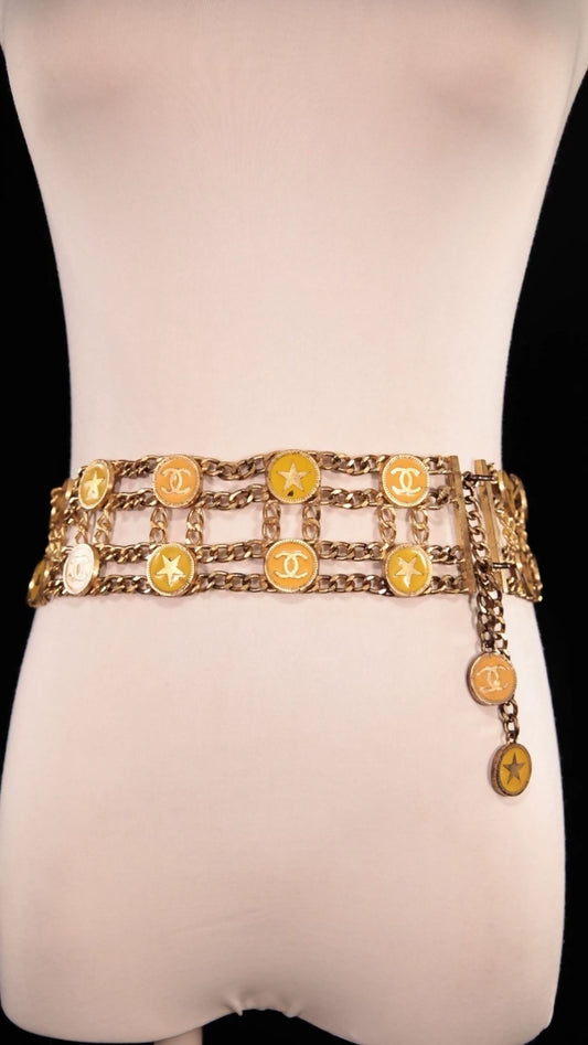 Chanel 2001 wide waist chain, adorned with a yellow stars