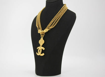 Chanel Vintage 95A Gold-plated Plain Gold Floral Long Necklace