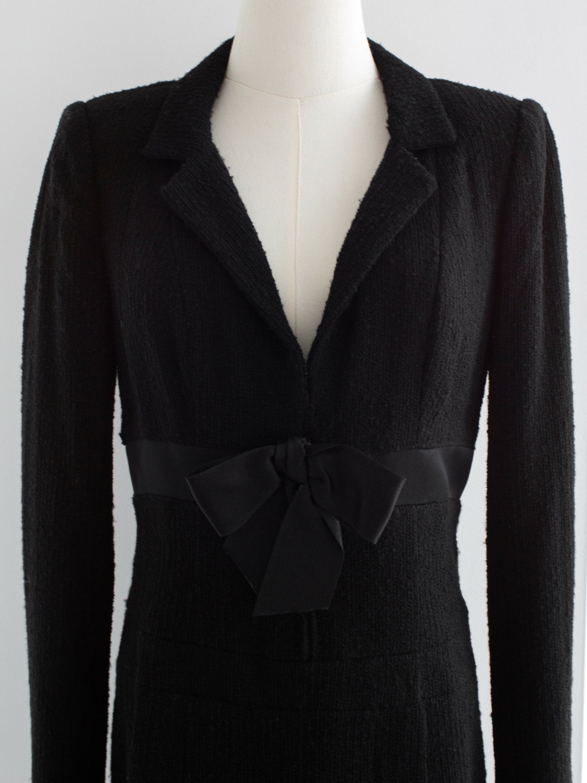 chanel haute couture spring 2001 black bow dress 2