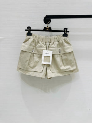 Chanel 26P beige cargo skirt/shorts with large pockets