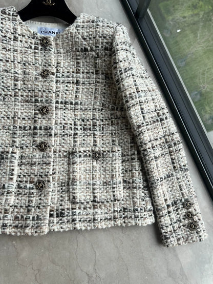 Chanel 2018ecru, blue tweed jacket