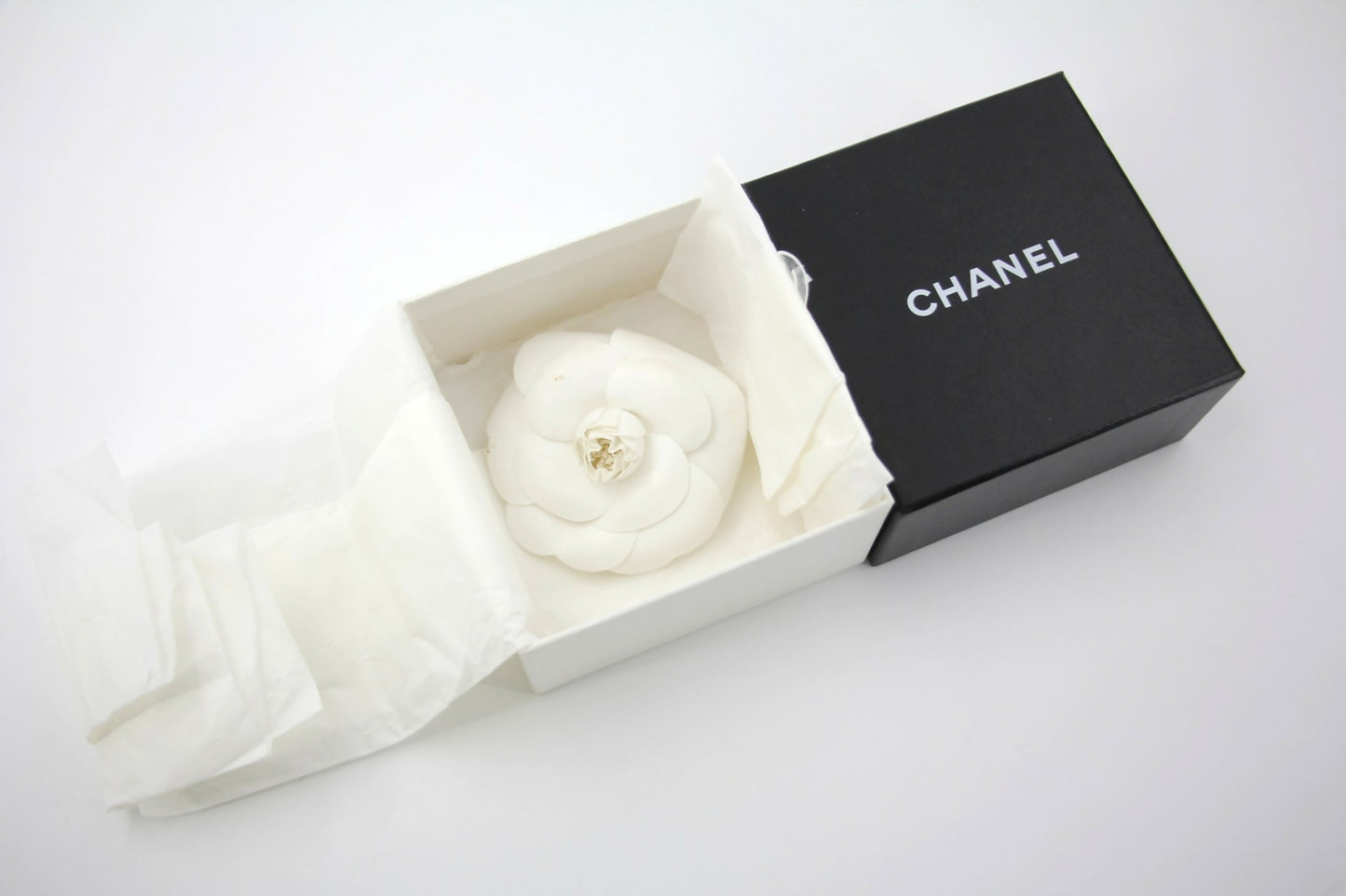 Chanel Vintage 81-85 White Silk Camellia Brooch