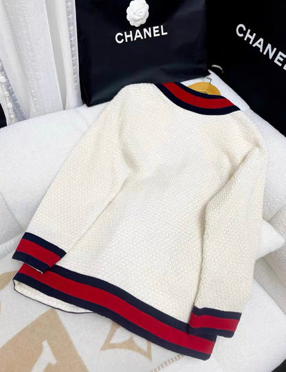 Gucci 40 size classic red and blue edge white gem button cardigan