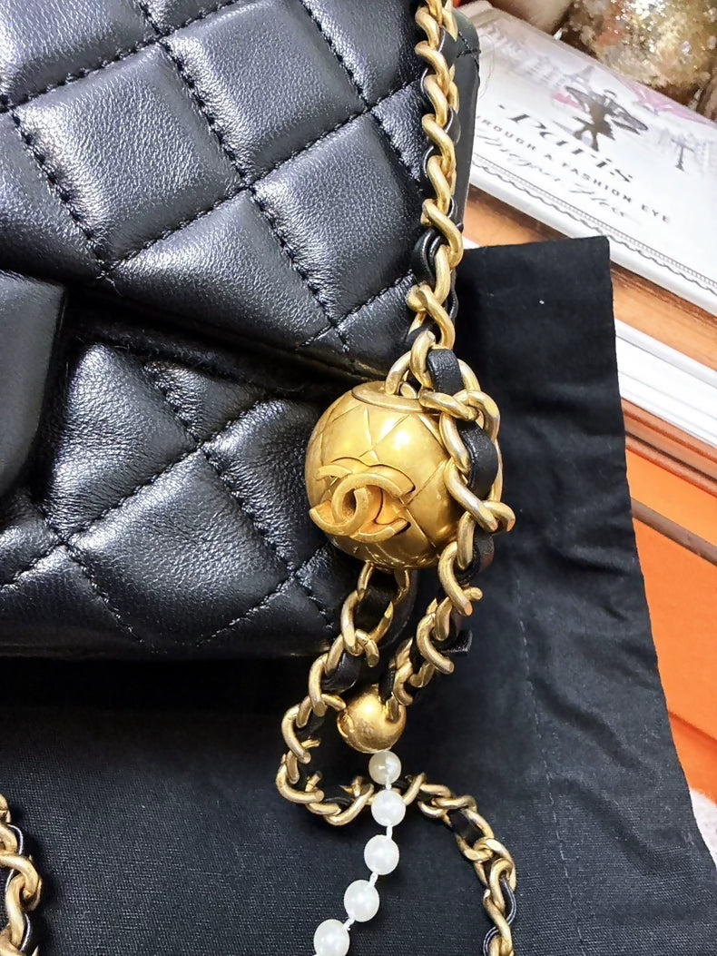 CHANEL 21b classic black and gold ball square bag
