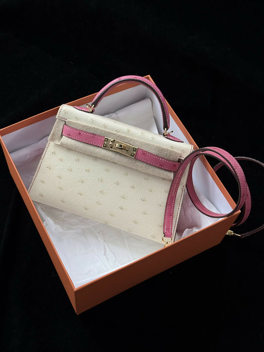 Hermès Mini Kelly 20 (20) Craie & Bubblegum Pink Ostrich with Gold Hardware