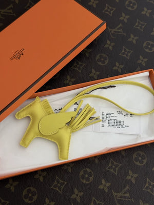 Hermes Rodeo charm Pegasus PM Lime Agneau/Swift leather
