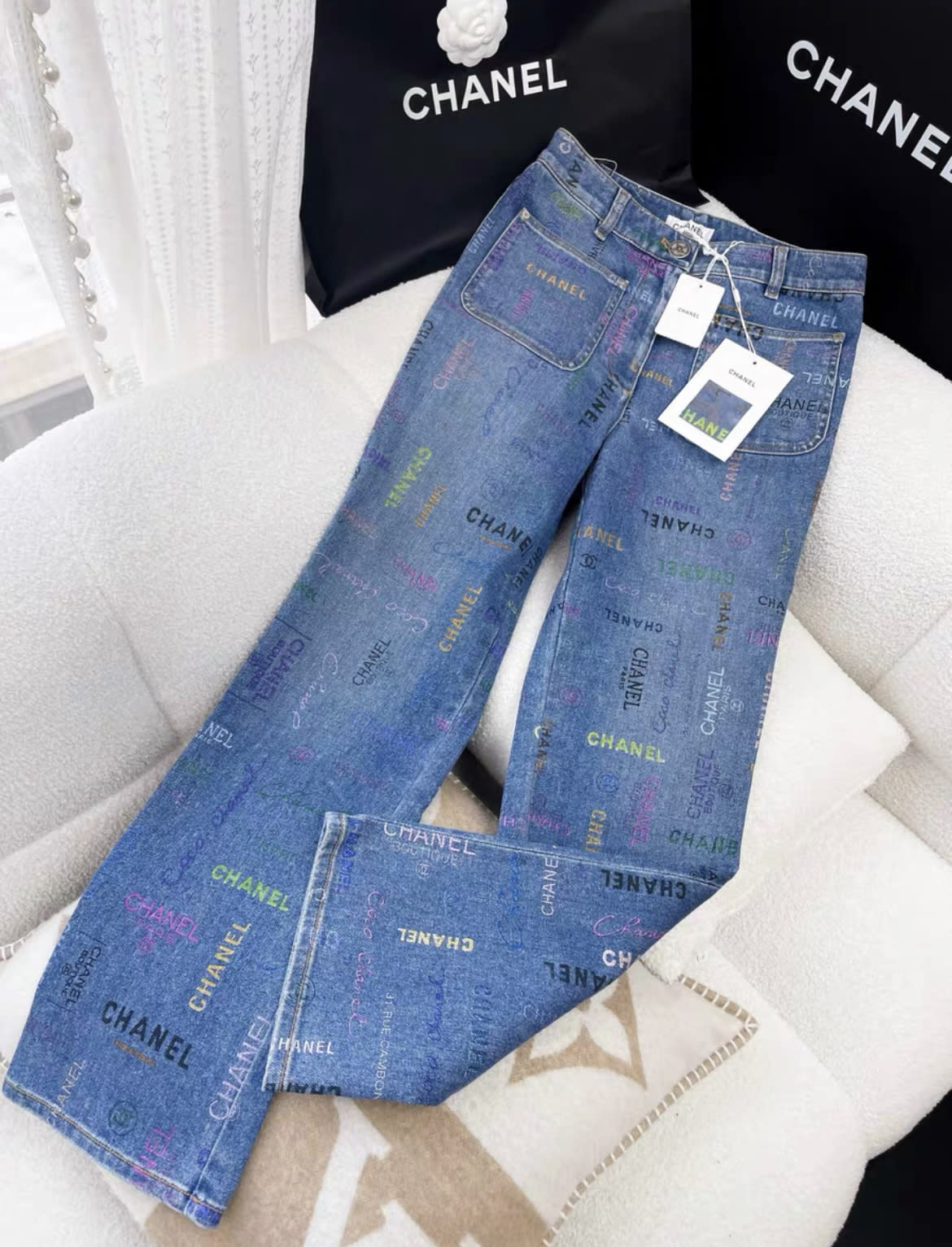 CHANEL Chanel 22P blue denim graffiti jeans - 38 Pants - Vintage fashion from Wararni