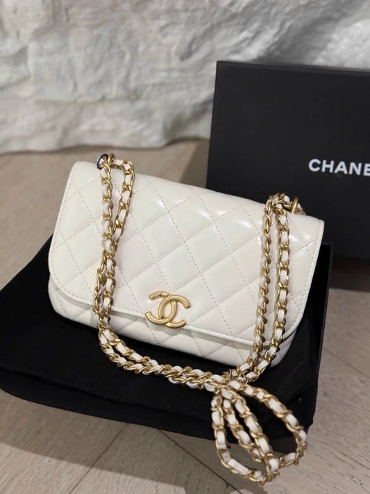 Chanel 23A White Waxed Lambskin shoulder Bag with gold hardware