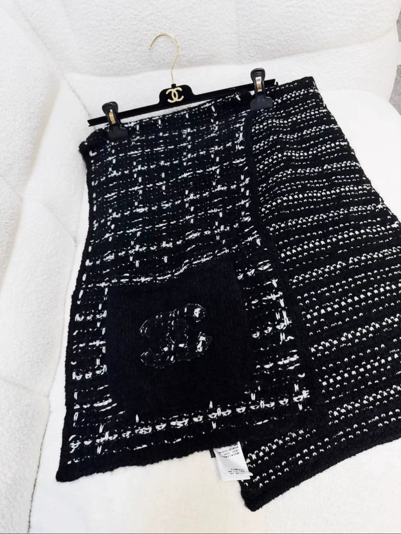 Chanel 23B Double C Pocket Black and White Scarf