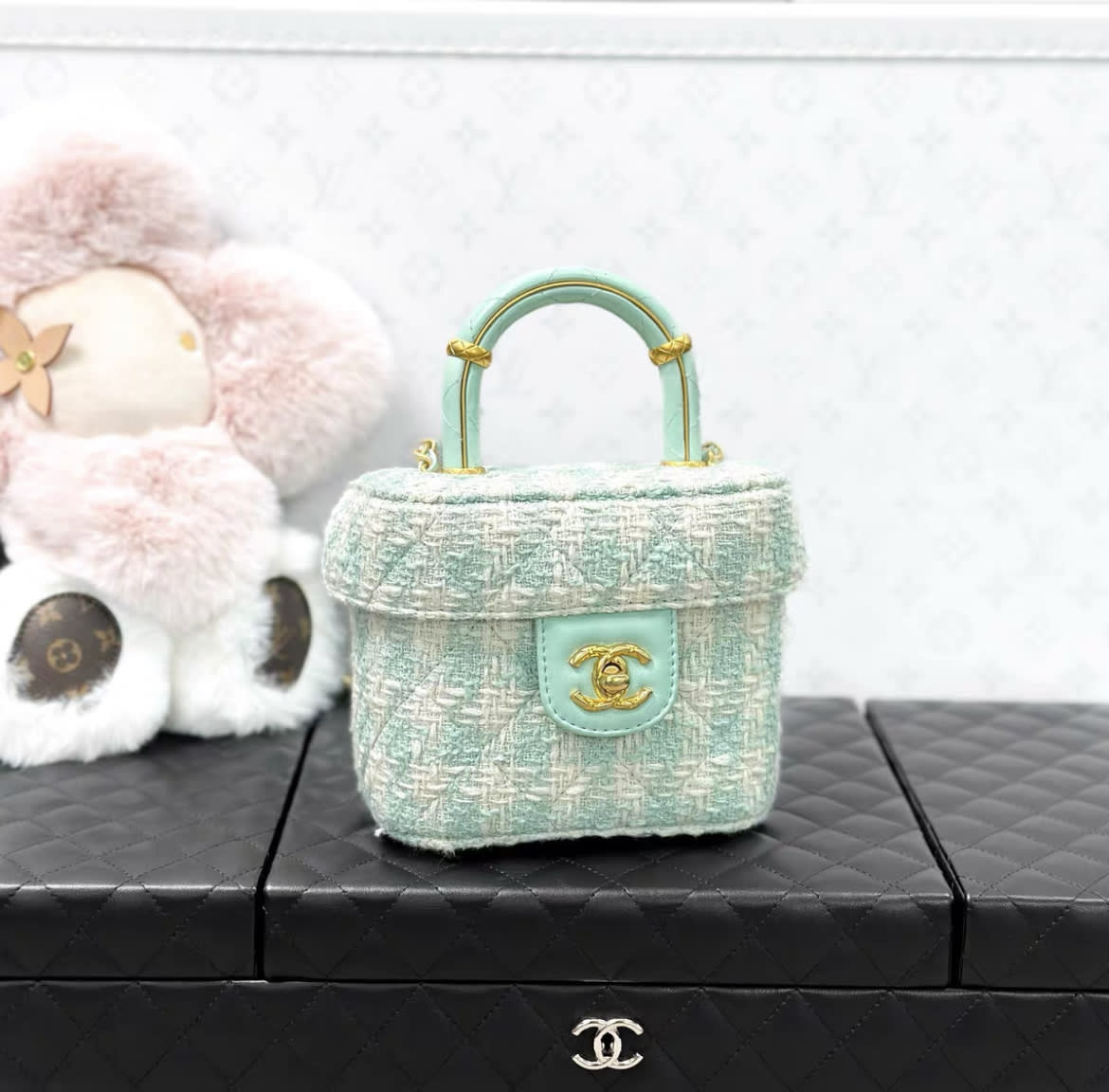 Chanel 23S mint green houndstooth tweed handle chain bag