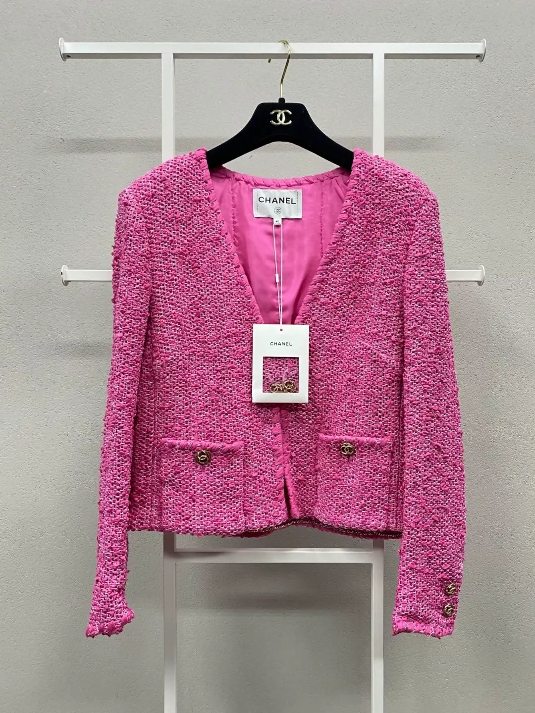 Chanel 21 pink tweed jacket