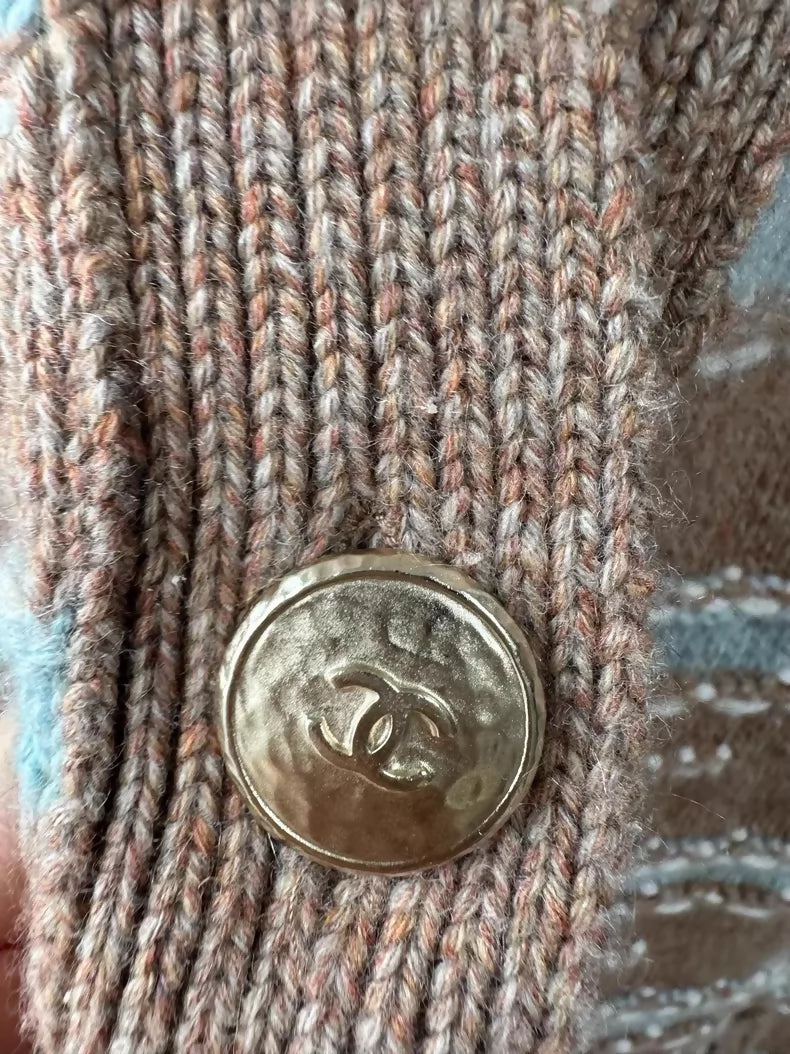 Chanel 24k brown  knit V-neck cardigan