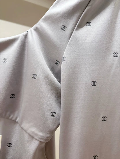 Chanel 24M cc logo grey top