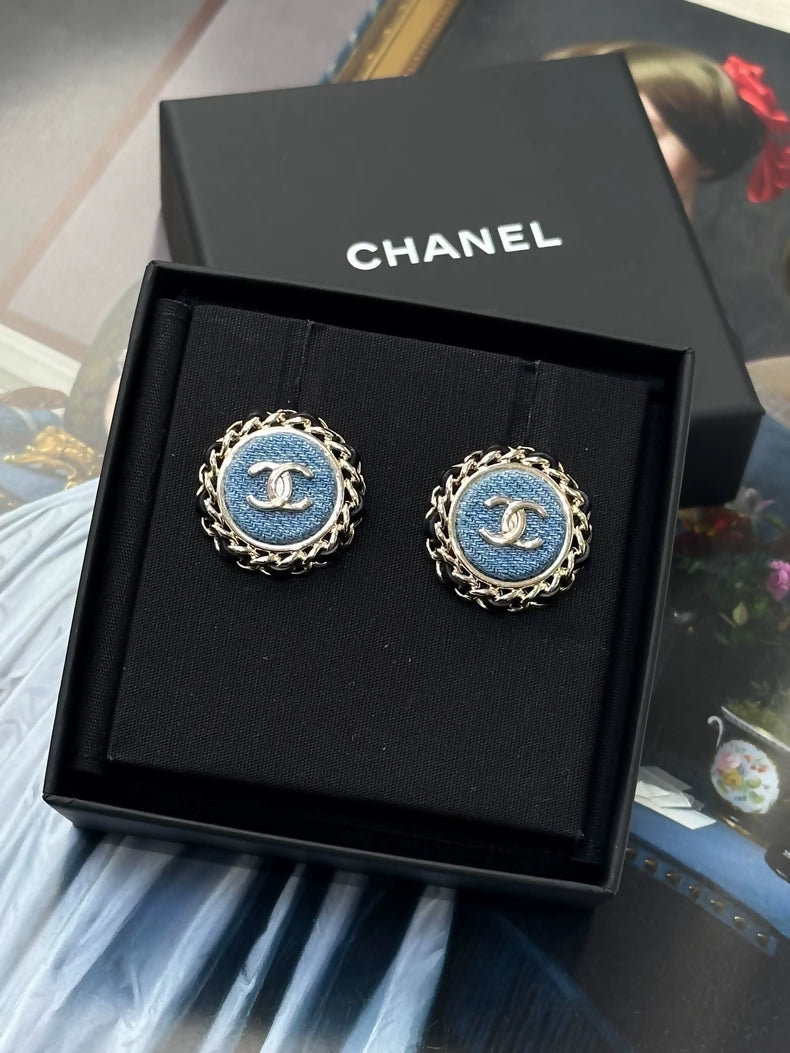 Chanel 25P earrings in blue denim