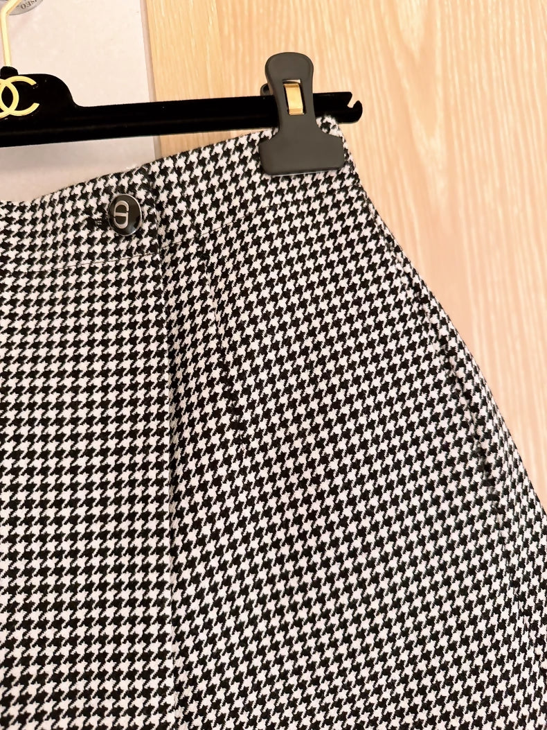Christian Dior black and white houndstooth skirt-style shorts