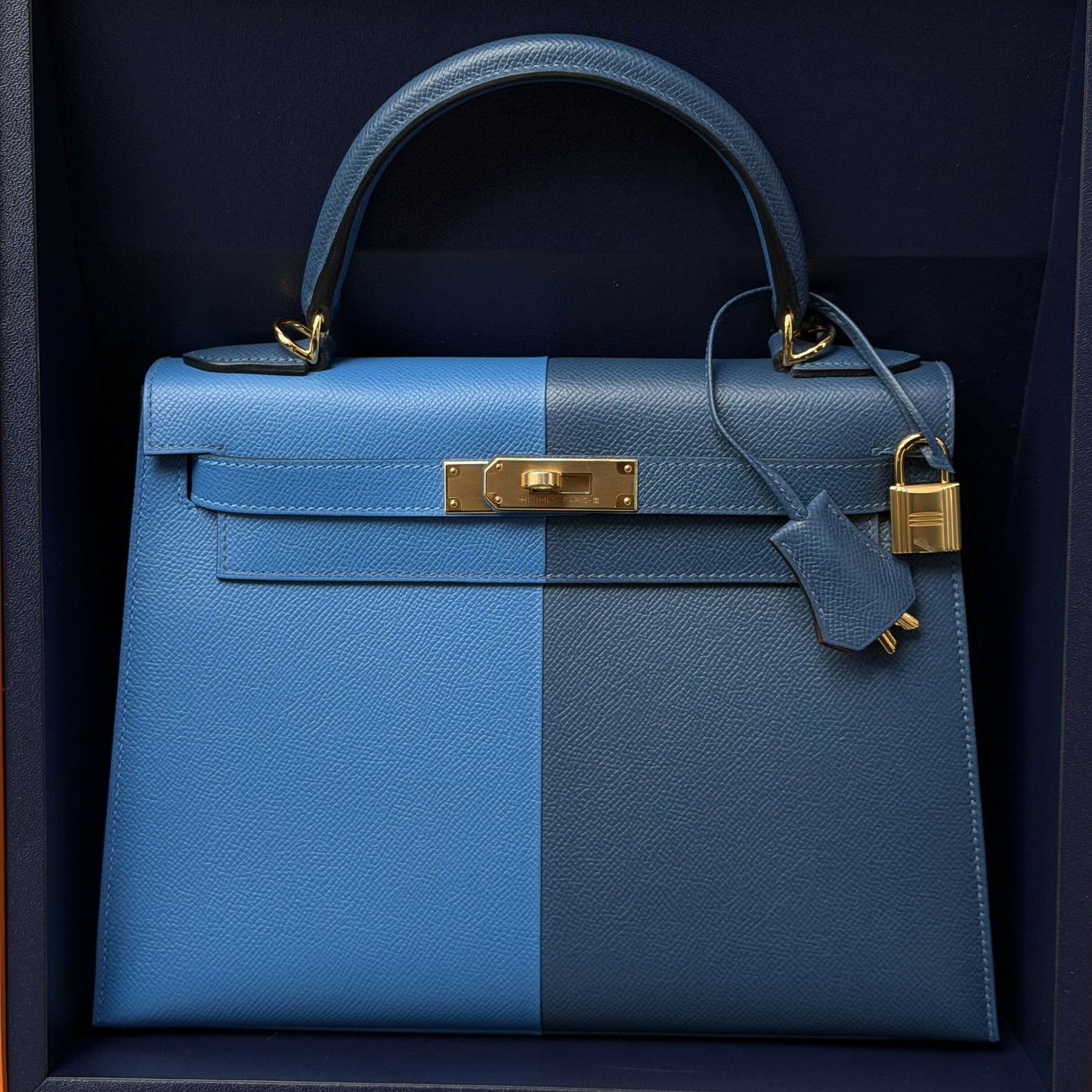 Hermès Kelly Sellier 28 Casaque Bleu Tanzania & Bleu Nuit Epsom with Gold Hardware Z Stamp (Limited Edition)
