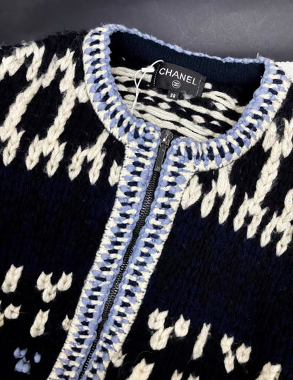 Chanel size 38 blue and white mixed color knitted cardigan