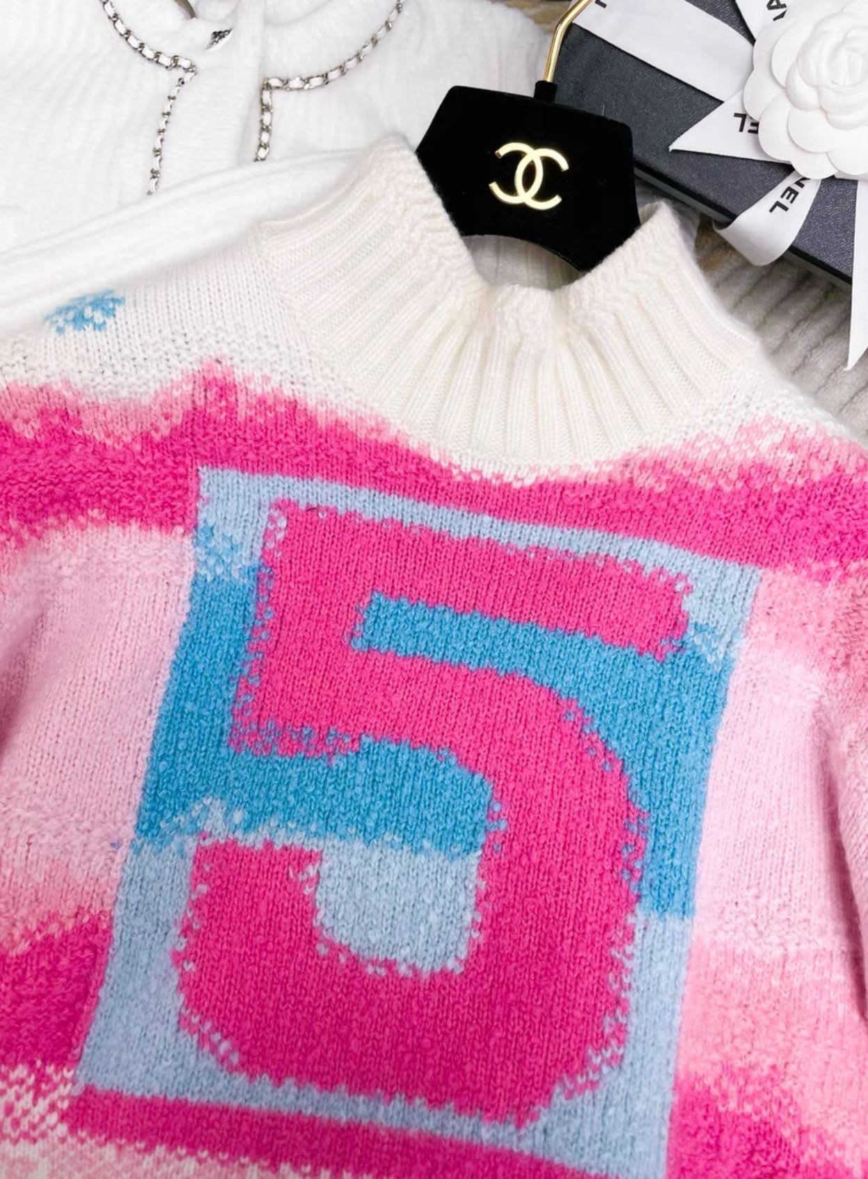 Chanel 22 coco neige ski series No. 5 sweater