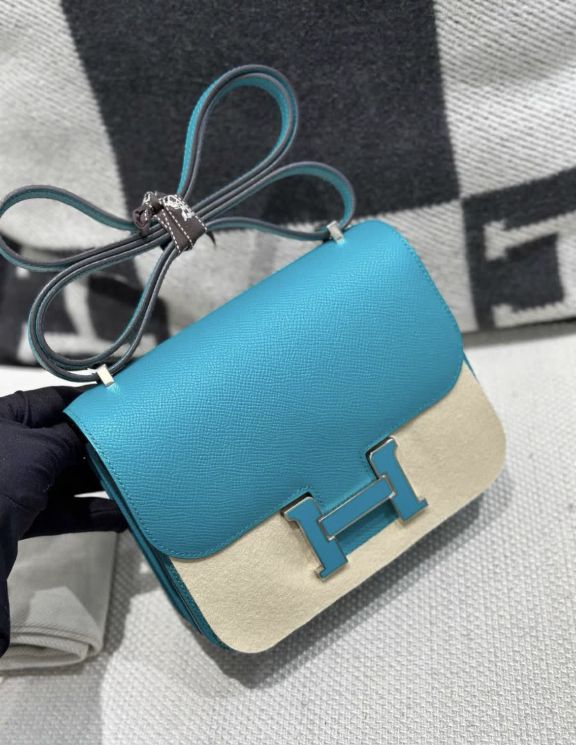 HERMES CONSTANCE 24 BLEU PAON / MENTHE ENAMEL HARDWARE