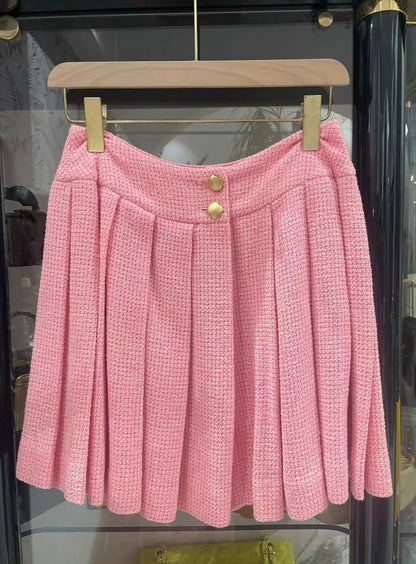 Chanel pink suit jacket ➕ pleated skirt