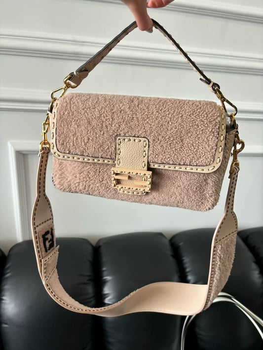 Fendi Baguette bag in pink shearling,