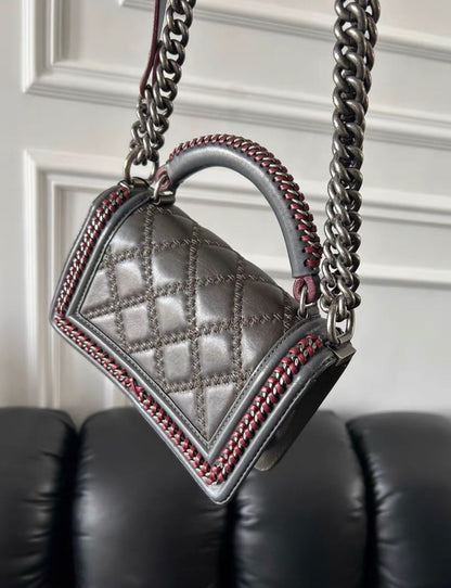 CHANEL 2019 small Boy Chanel shoulder bag