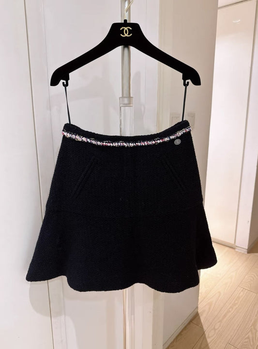 CHANEL Chanel 21 spring and summer dark blue skirt - 36 Skirt - Used fashion item from Wararni