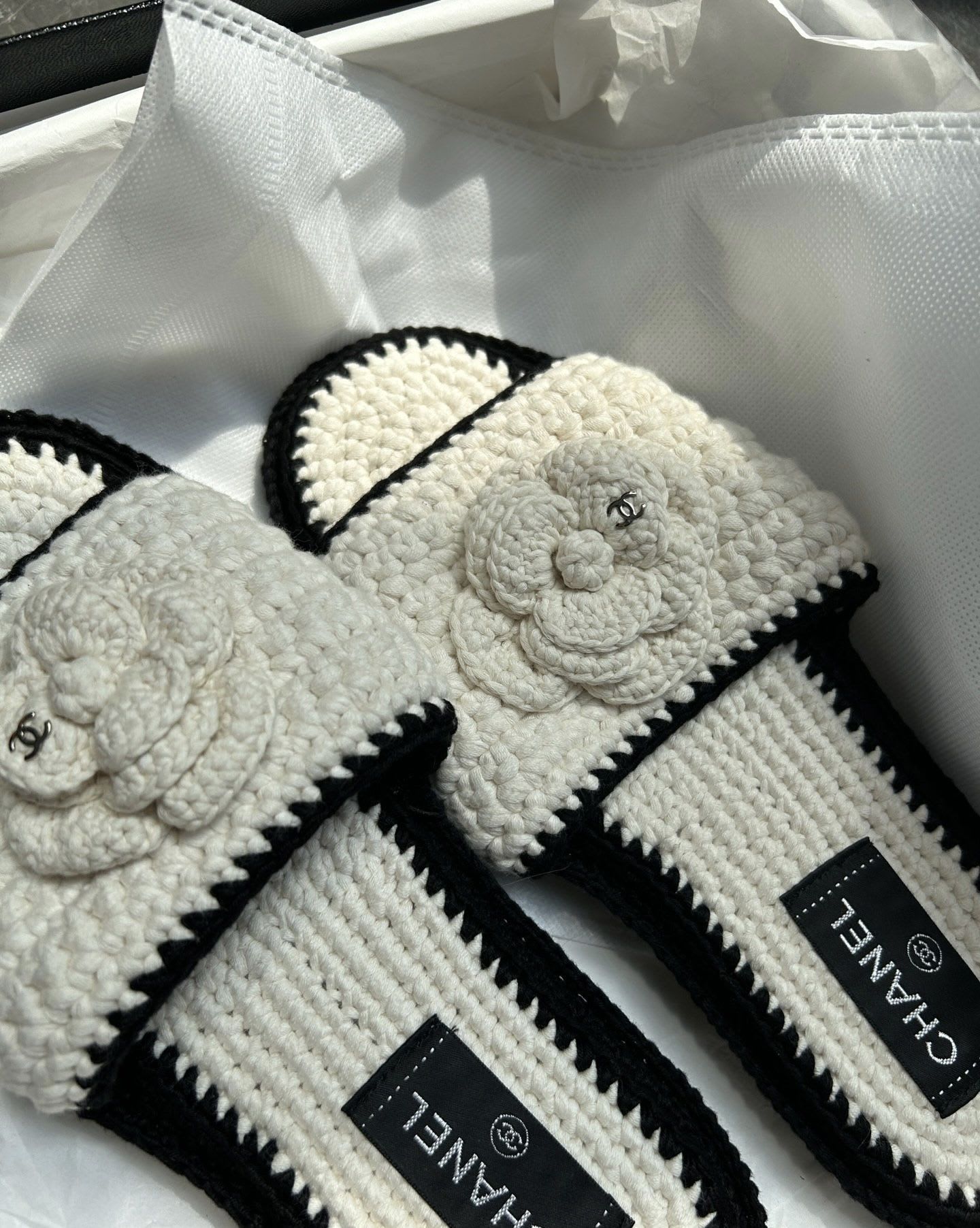 Chanel 23ss new camellia weaving slippers – Wararni.com