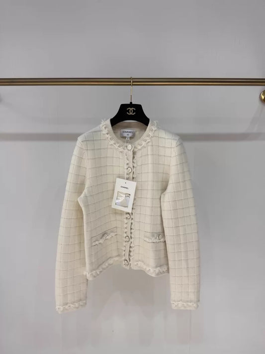 Chanel 26P ecru Cashmere Knit Cardigan
