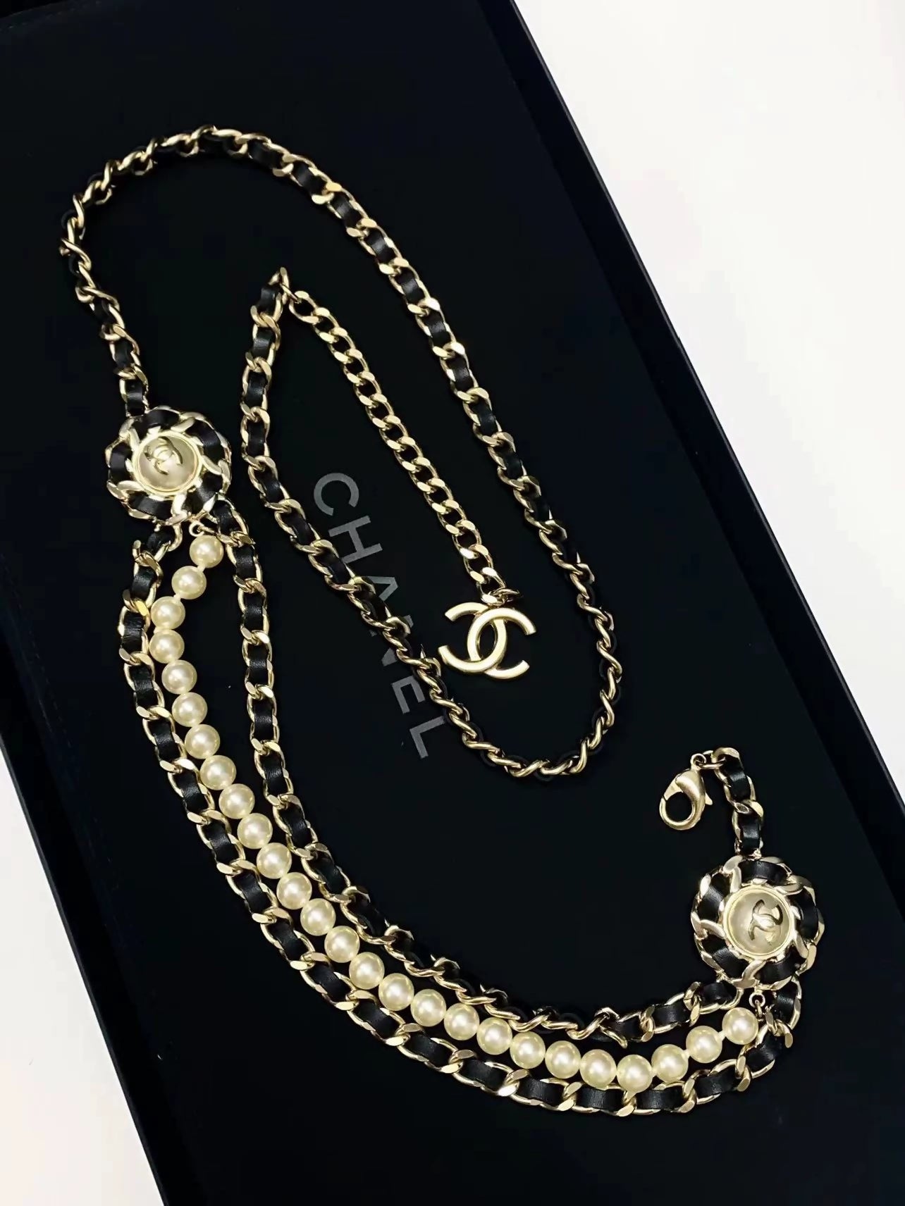 Chanel 18K multi-layer pearl leather chain belt