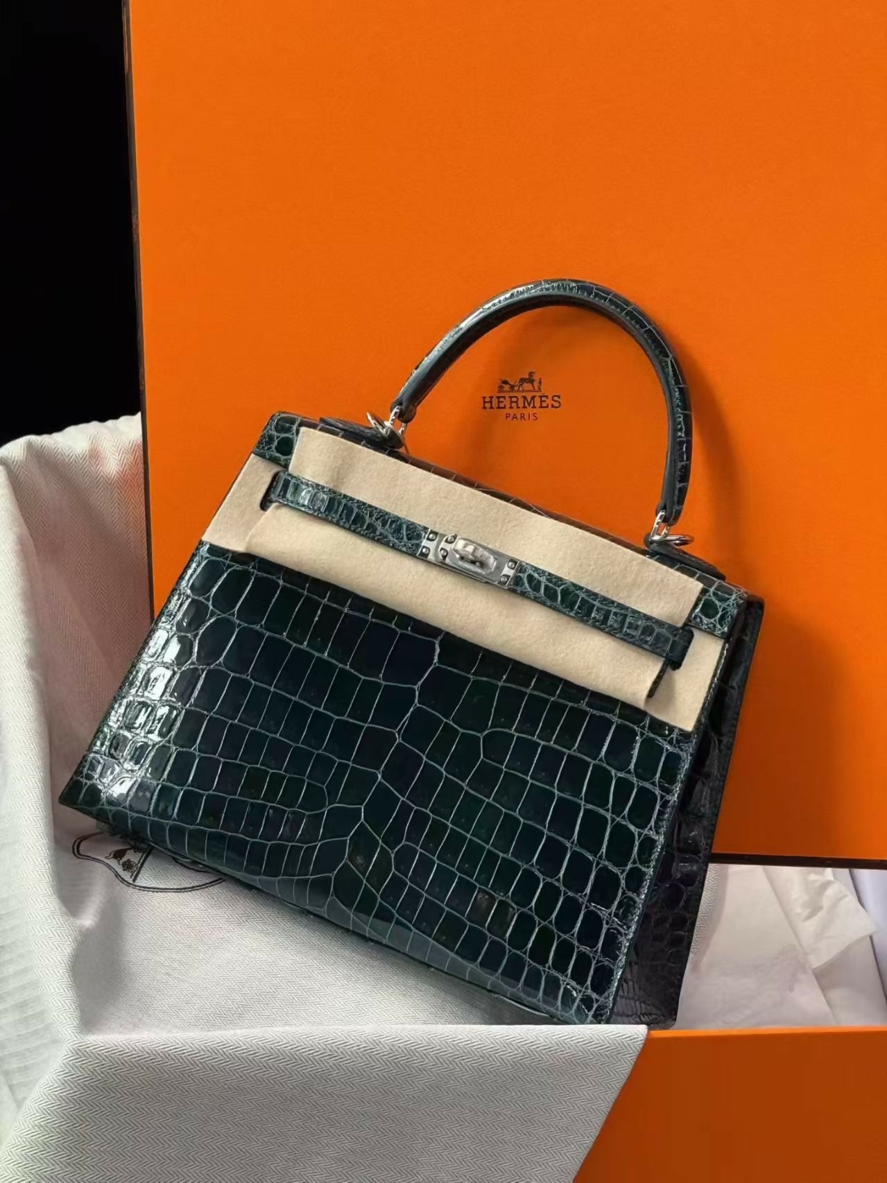 Hermès Kelly Sellier 25 Vert Cyprès Lisse Porosus Crocodile with Palladium Hardware