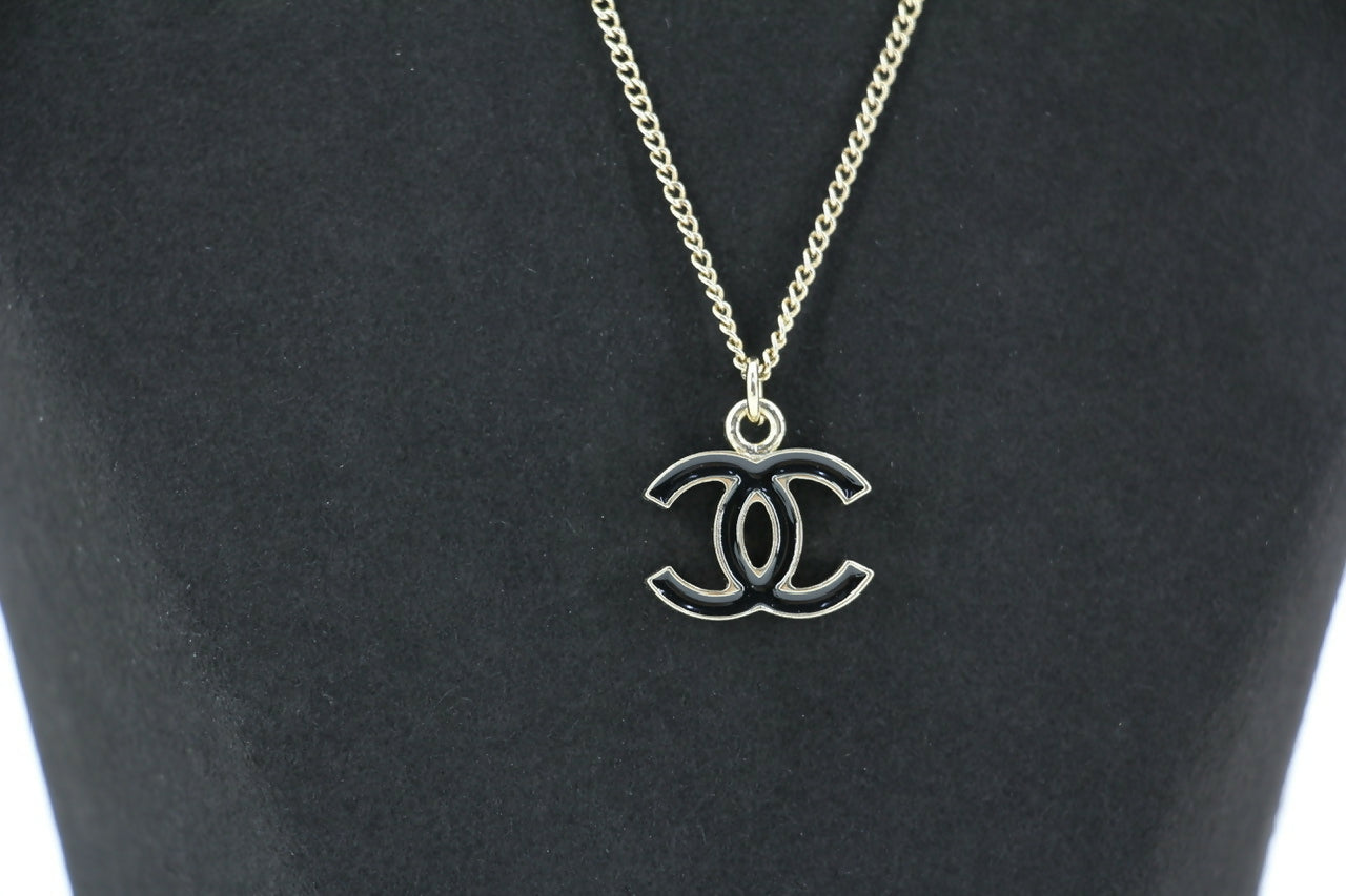 Chanel Vintage 06V Enamel Classic Black CC Light Gold Necklace