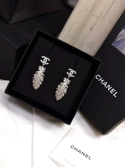 Chanel 25SS Silver and Diamond Double C Earrings