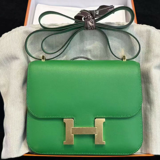Hermès Constance 19 Bambou Swift Leather with Gold Hardware