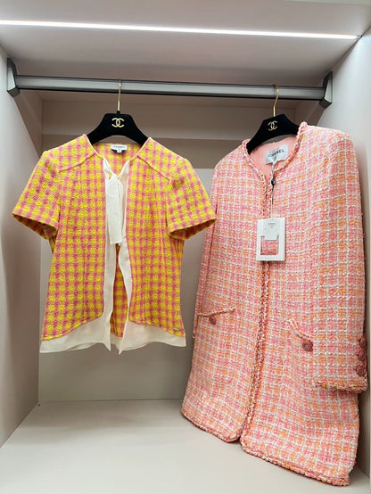 Chanel 25s orange T-shirt