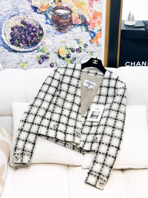Chanel 19K ecru black tweed jacket