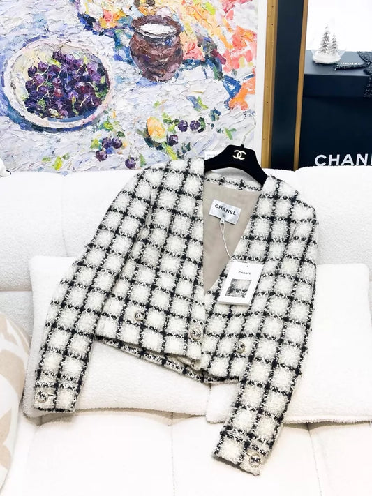 Chanel 19K ecru black tweed jacket