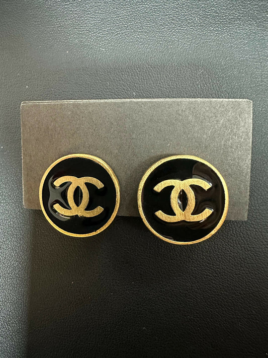 Chanel Vintage 01 Metal Gold and Black Round Earrings