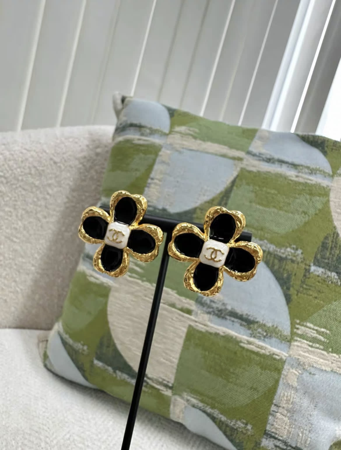 Chanel 23K flower earrings