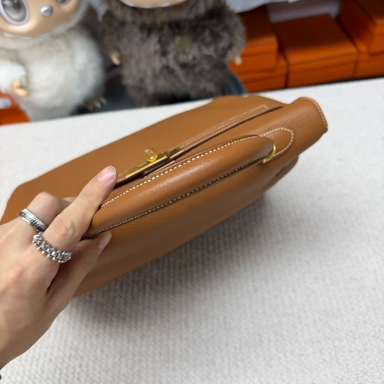 Hermès Kelly 35 in gold brown togo leather gold hardware