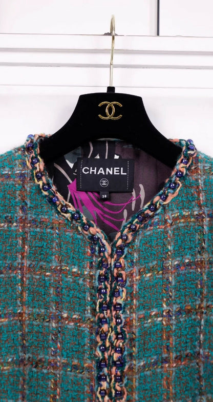 Chanel 23A green tweed two-pocket jacket