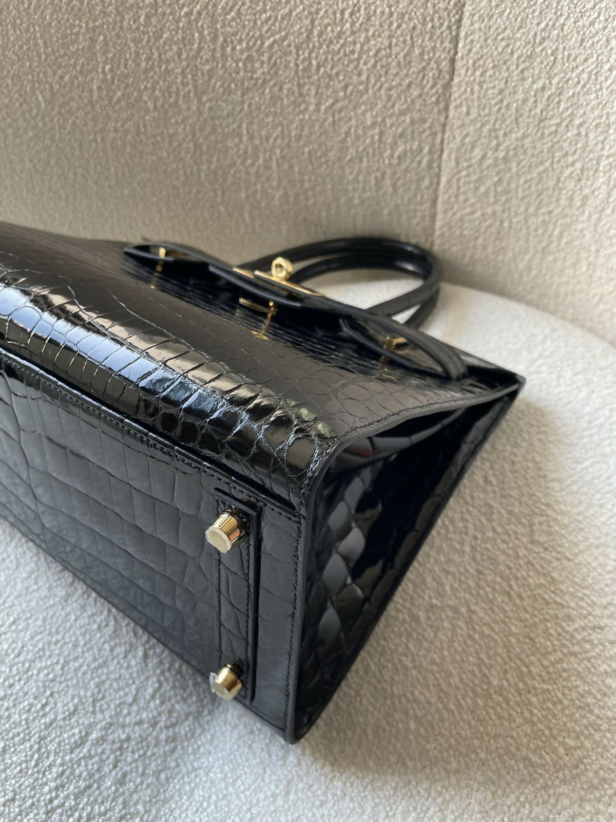 Hermès Birkin 30 Noir / Black Shiny Niloticus Crocodile with Gold Hardware B Stamp