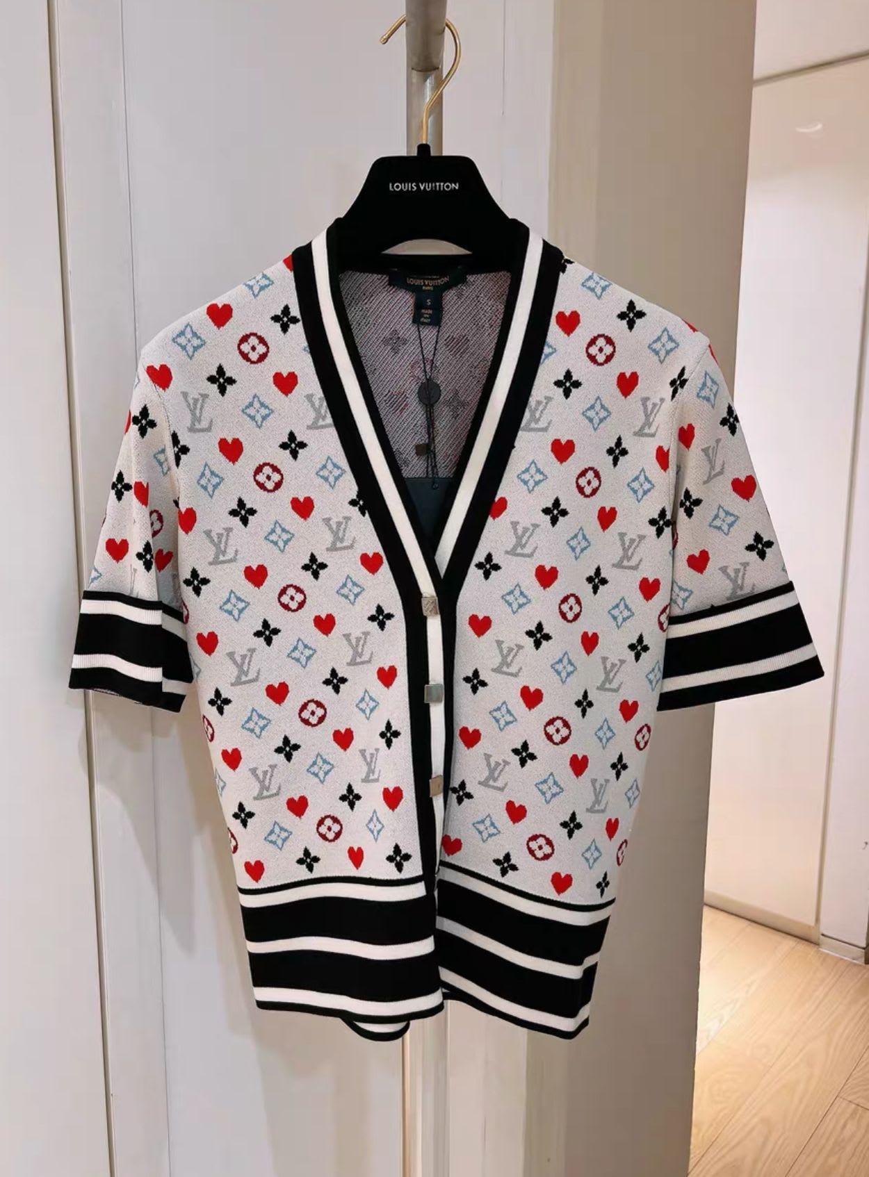 LOUIS VUITTON Louis Vuitton poker series - 36 Cardigan - Secondhand luxury from Wararni