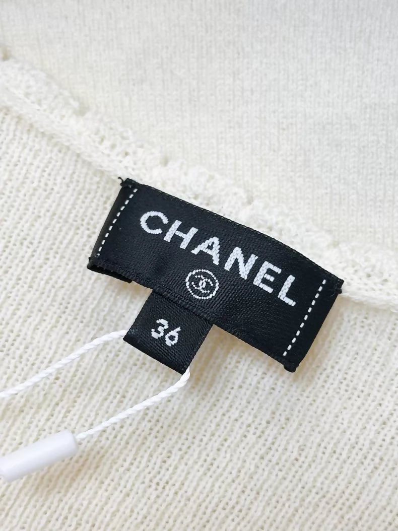 Chanel Fall/Winter 2023 ecru knit dress