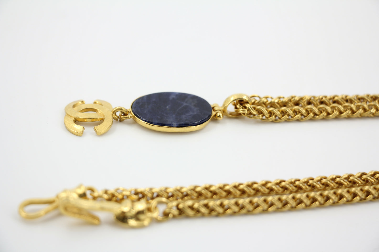 Chanel Vintage 95A Lapis Lazuli Marble Blue Oval Pendant Gold Plated Necklace