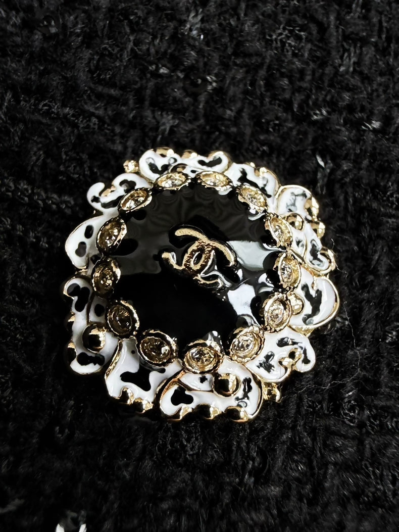 Chanel 25k black sequined tweed cropped jacket and skirt