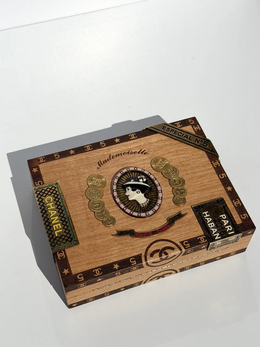 Chanel Havana By Night Cigar Box Minaudière Cruise 2017 Paris-Havana Collection