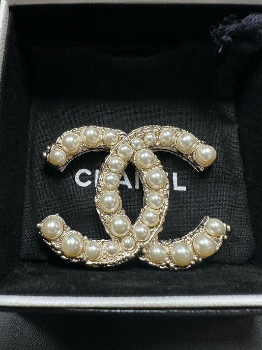 Chanel 2013 Imitation Pearl & Metal CC Brooch
