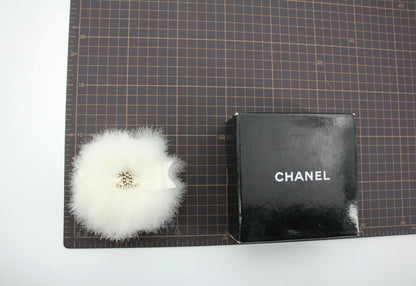 Chanel Vintage 04A Rabbit Fur White Round Bow Brooch